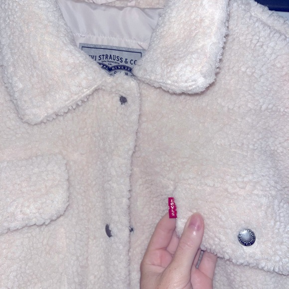 Levi’s Oversized Sherpa Jacket - Picture 3 of 4